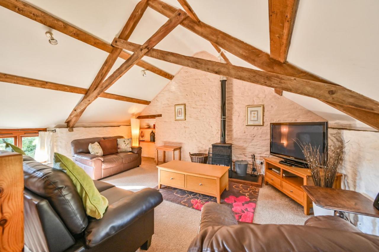 Polean Farm Cottages - With Free Animal Feeding And Pony Rides And Free Access To A Nearby Pool Looe Zewnętrze zdjęcie