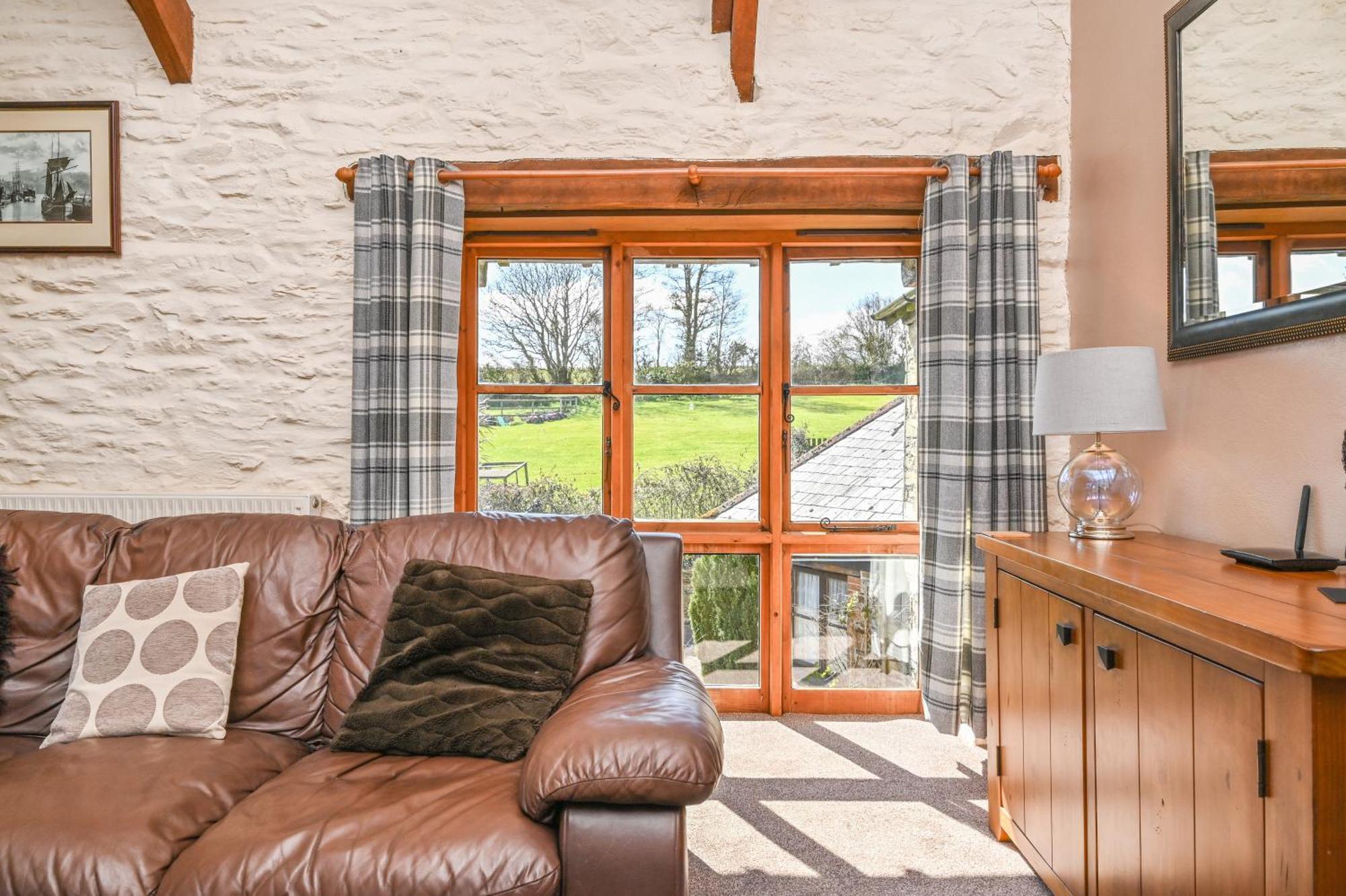 Polean Farm Cottages - With Free Animal Feeding And Pony Rides And Free Access To A Nearby Pool Looe Pokój zdjęcie